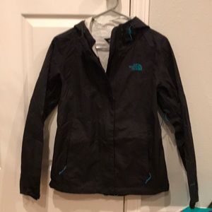 North face water resistant light weight jacket. Size small